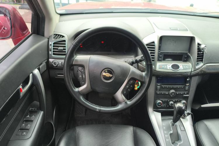 Used Chevrolet Captiva 2014 2.4L 4x4 Flagship Edition 7 Seats
