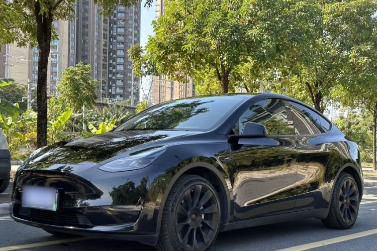 Used Tesla Model Y 2022 Long-Range All-Wheel-Drive Version