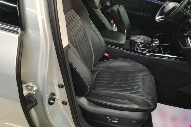 Used Hongqi HS5 2022 Facelifted Version 2.0T Smart Connect Flagship All-Wheel-Drive Edition
