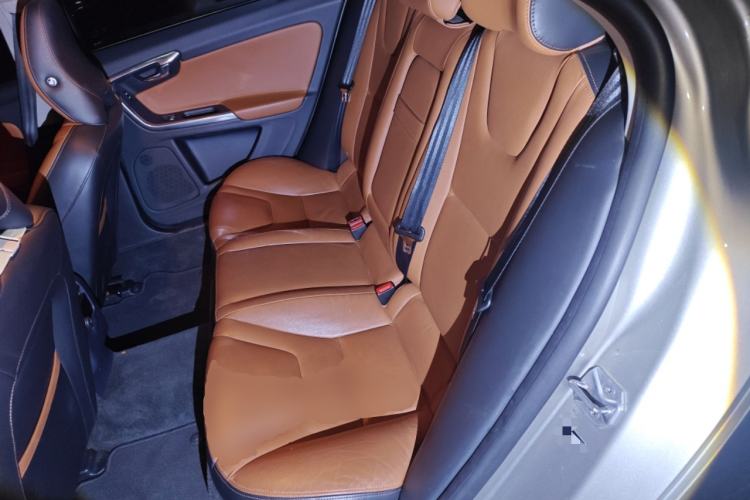 Used Volvo S60 2016 S60L T4 Zhiyuan Edition
