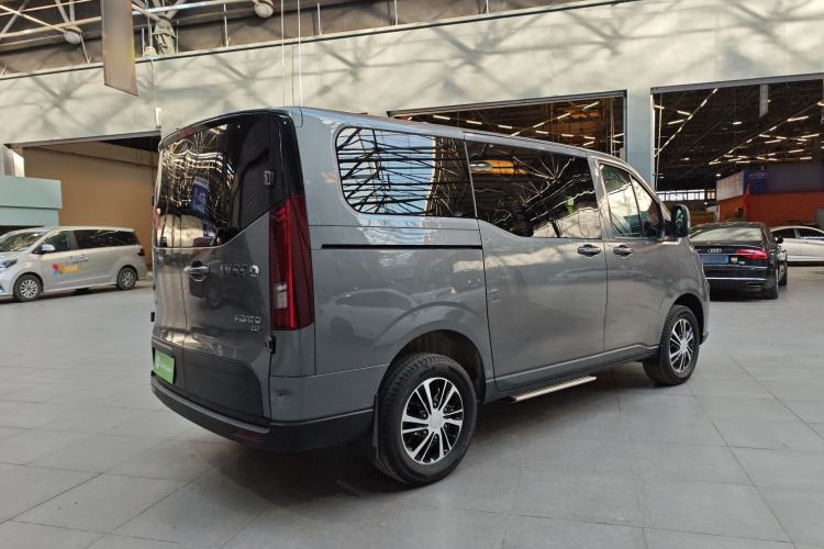 Used Iveco Fidato 2023 C30 Passenger Van 2.0T 93kW Manual Transmission Xingtu Edition Low Roof