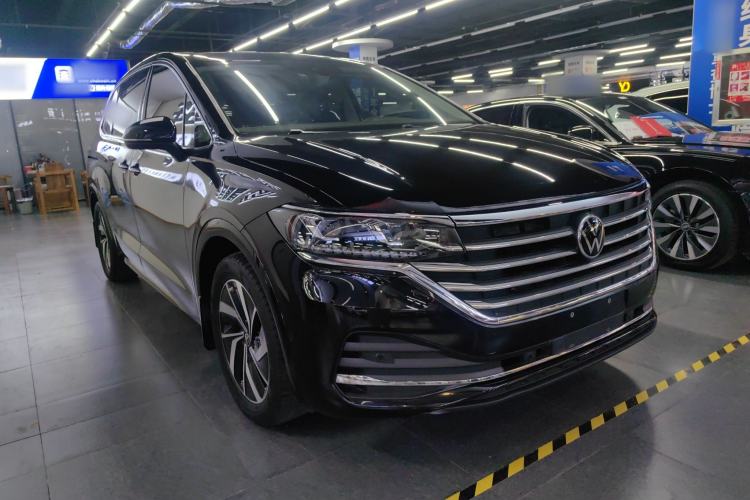 Used Volkswagen Viloran 2022 380TSI Luxury Edition
