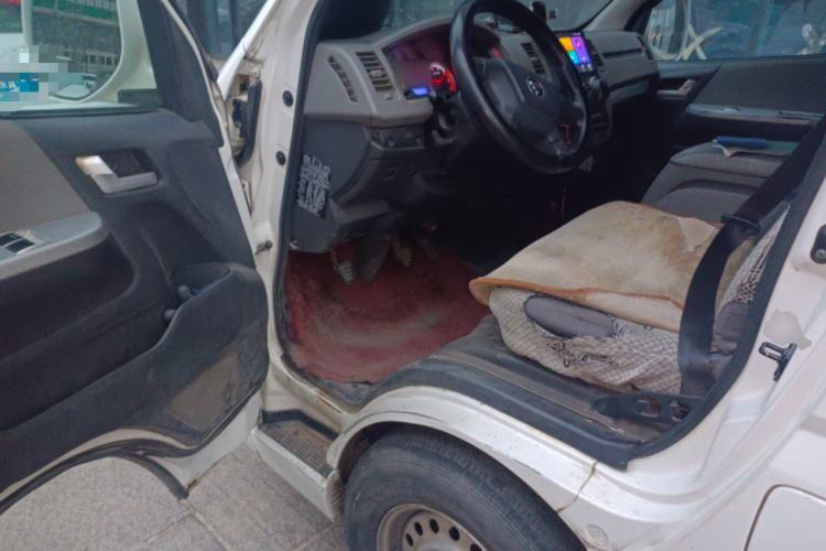 Used Foton Scenic G7 2017 2.0L Long-Wheelbase Commercial Van High Roof 2 Seats 4Q20M Driver Seat