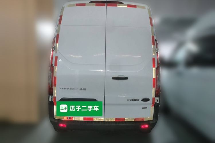 Used Ford Transit 2019 2.0T Diesel Van Mid-Chassis Mid-Roof 3-Seater China VI Standard
