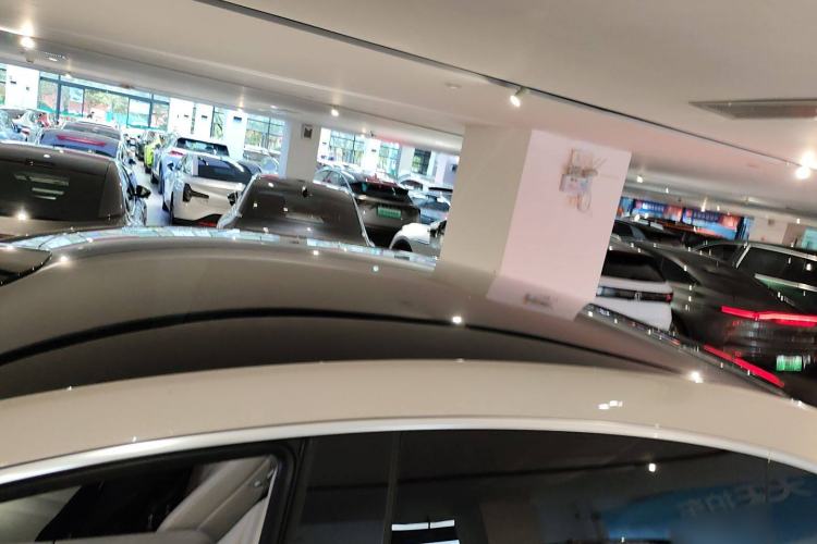 Used Hima Luxeed R7 2024 All-Electric 802 km Max
