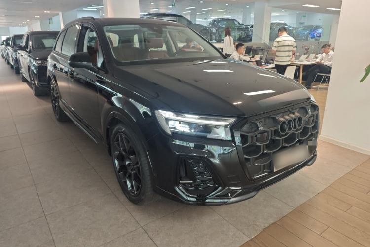 Used Audi Q7 2024 45 TFSI quattro S line Black Warrior Edition
