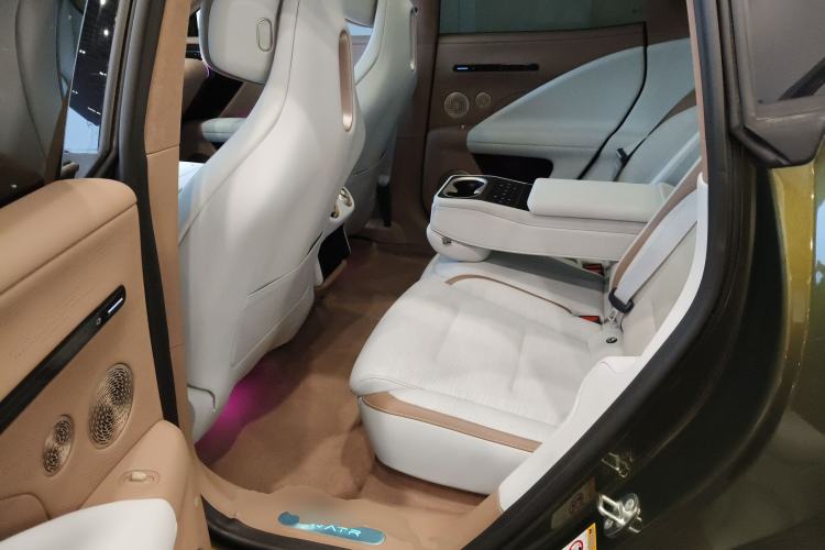 Used Avatr 07 2024 Ultra Range-Extended Four-Wheel Drive Left Rear Seat