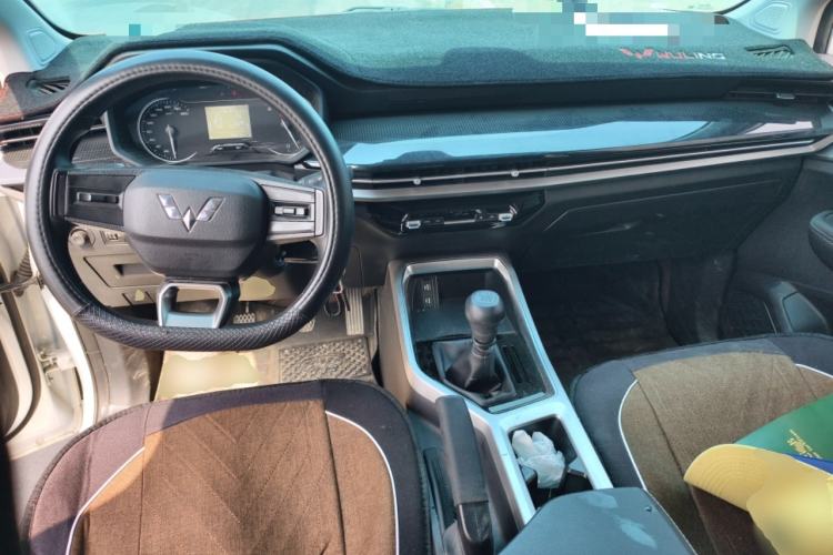 Used Wuling Jiachen 2022 1.5L Manual Enjoyment Elite Model
