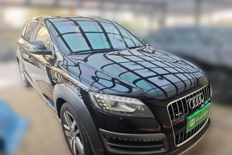 Used Audi Q7 2014 35 TFSI Off-road Model Front Right 45 Deg