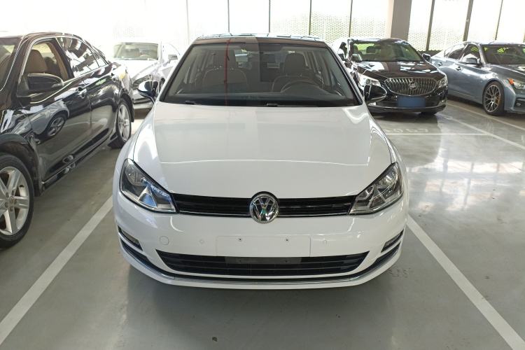 Used Volkswagen Golf 2017 1.6L Automatic Comfort Million-Vehicle Anniversary Edition Front