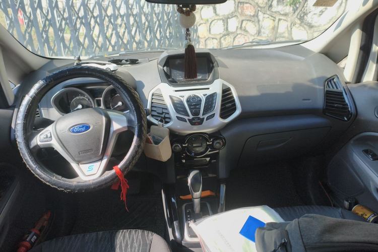 Used Ford EcoSport 2013 1.5L Automatic Prestige Model Center Console