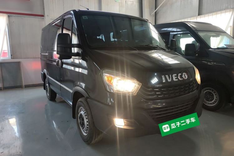 Used Iveco Eurocargo 2021 2.0T Manual Super-Rui Short Wheelbase Low-Roof Side-Hinged Door F1A
