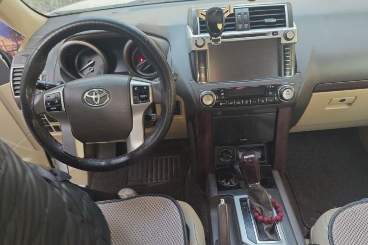Used Toyota Prado 2013 2.7L Automatic Parallel Import Center Console