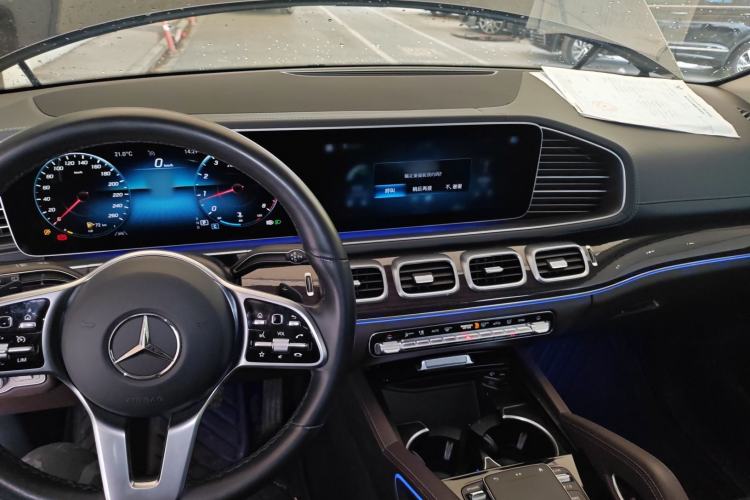 Used Mercedes-Benz GLE 2022 Facelifted GLE 350 4MATIC Fashion Edition Center Console