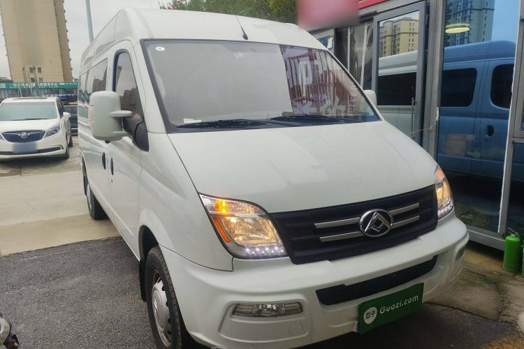 Used SAIC MAXUS Xintu V80 2023 2.0T AMT Classic Aoyuntong Power Version Long Wheelbase Mid-Roof Design 6/7/8/9-Seater