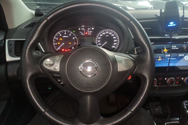 Used Nissan Sylphy 2019 1.6XV CVT Smart Connect Luxury Edition China VI Standard Steering Wheel
