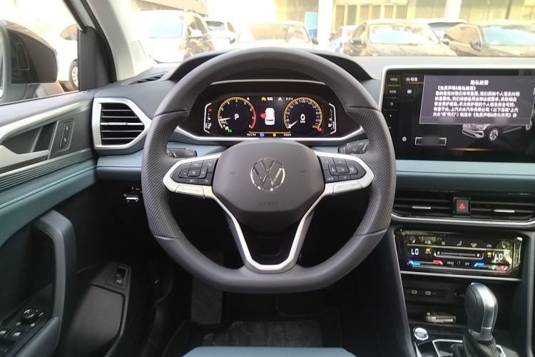 Used Volkswagen Tharu 2024 300TSI Two-Wheel-Drive Moon Luxury Edition
