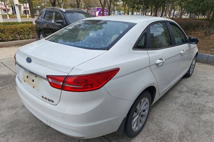 Used Ford Escort 2015 1.5L Automatic Fashion Model
