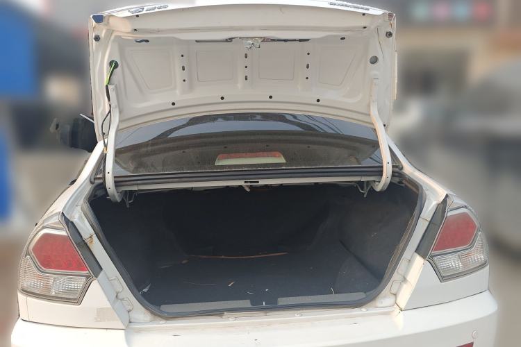 Used Soueast V3 Lingyue 2014 1.5L Manual Smart Edition Trunk