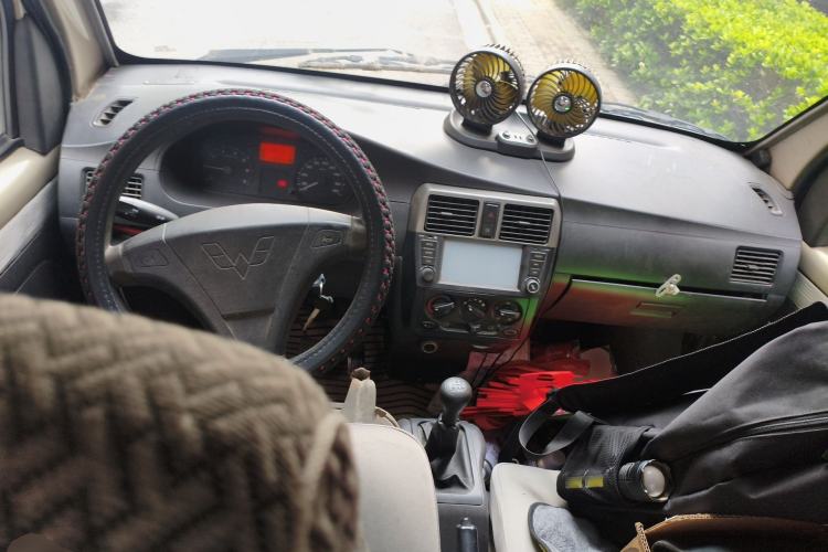 Used Wuling Rongguang 2011 1.2L Base Version
