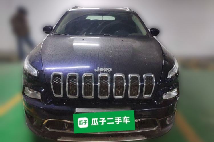 Used Jeep Cherokee 2017 2.0L Superior Edition
