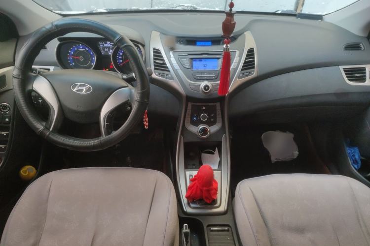 Used Hyundai Elantra (5th Generation / Langdong) 2012 1.6L Automatic Fashion Edition Center Console