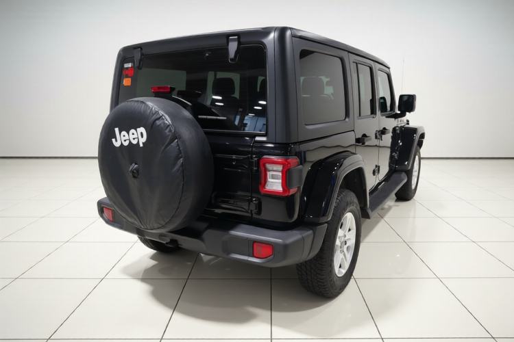 Used Jeep Wrangler 2019 2.0T Sahara Four-Door Version China VI Emission Standard