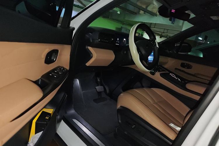 Used Nio ES8 2022 75 kWh Six-Seater Version Driver Seat