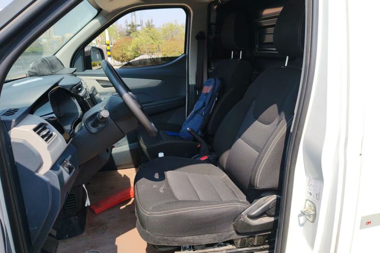 Used SAIC MAXUS EV30 2022 Pure-Electric Smart Logistics Expert with Long Wheelbase Guoxuan
