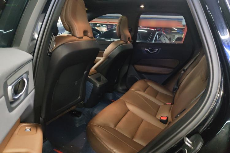 Used Volvo XC60 2023 B5 4x4 Smart Luxury Edition
