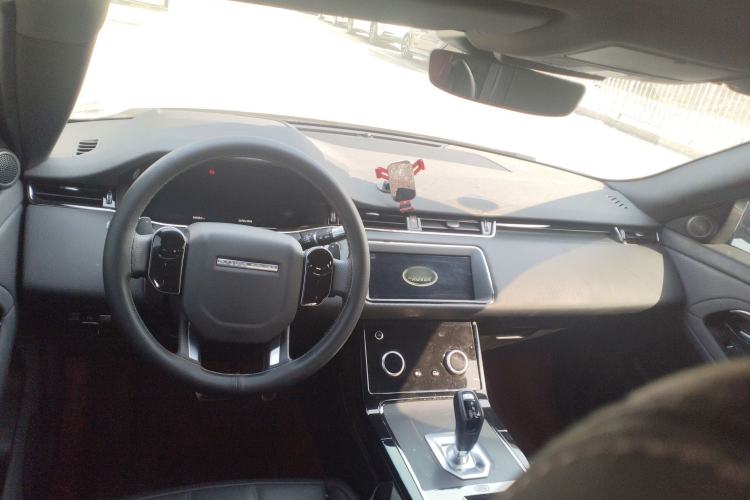 Used Land Rover Range Evoque 2020 249 PS R-DYNAMIC S Sport Edition Center Console