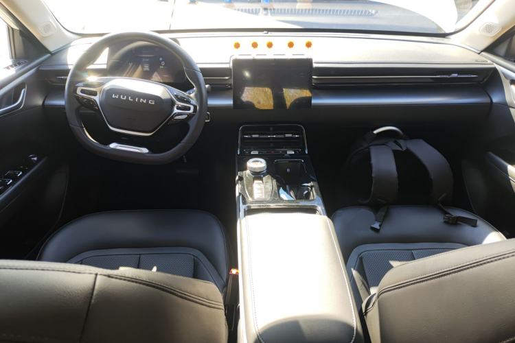 Used Wuling Xingguang 2024 Co-Creation Edition 410 Standard Model Center Console