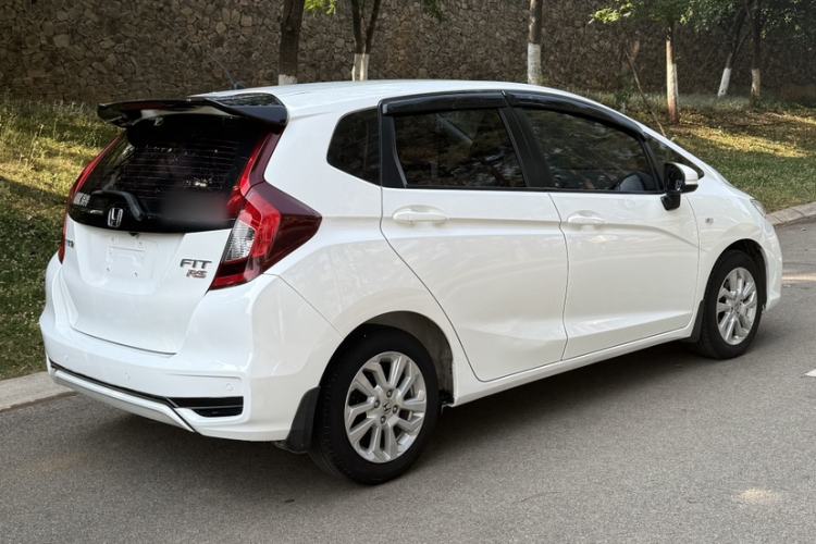 Used Honda Fit 2018 1.5L CVT Comfort Sunroof Version Exterior 4