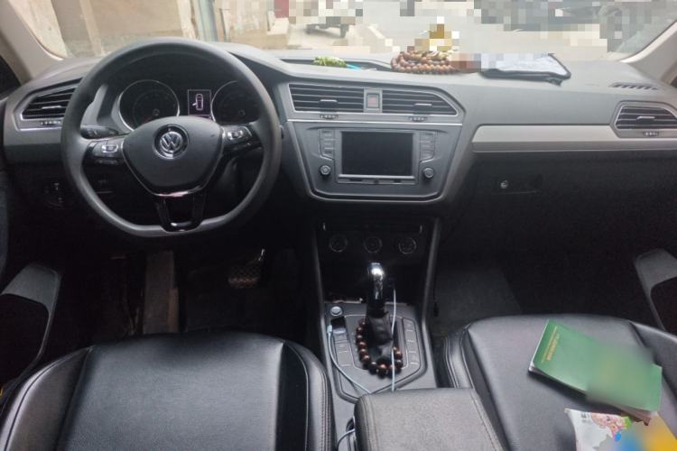 Used Volkswagen Tiguan L 2018 330TSI Automatic Two-Wheel Drive Luxury Edition Center Console