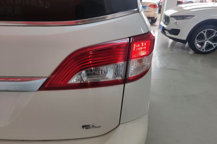 Used Nissan Quest 2015 3.5L SL Exterior 3