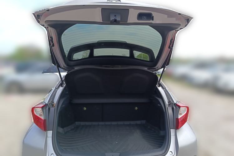 Used Toyota IZOA 2018 2.0L Yichi Version China VI Standard