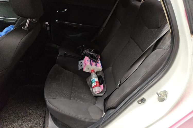 Used Kia K2 2012 Sedan 1.4L MT TOP Commemorative Edition
