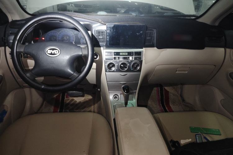 Used BYD F3 2013 1.5L Automatic Standard Edition Center Console
