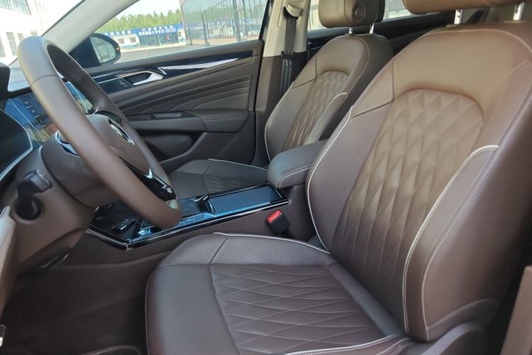 Used Volkswagen Passat 2020 Revised Version 330TSI Luxury Edition China VI Standard