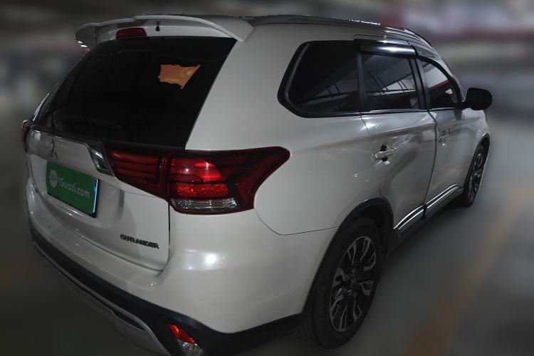 Used Mitsubishi Outlander 2019 2.0L Two-Wheel Drive Comfort Edition 5 Seats China V Standard
