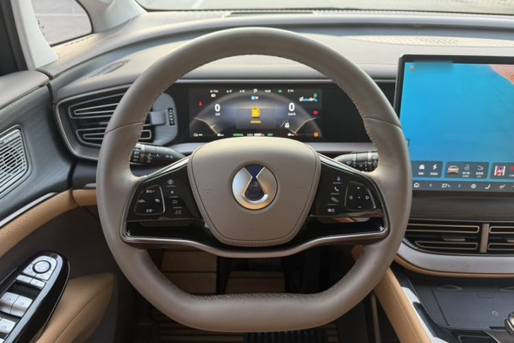 Used Denza D9 2022 DM-i 970 Four-Wheel Drive Flagship Model Interior 6