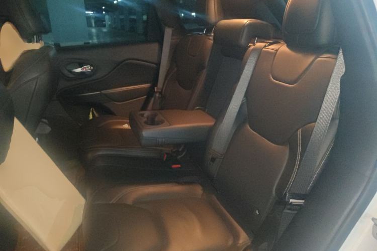 Used Jeep Cherokee 2016 2.0L Superior Edition Left Rear Seat