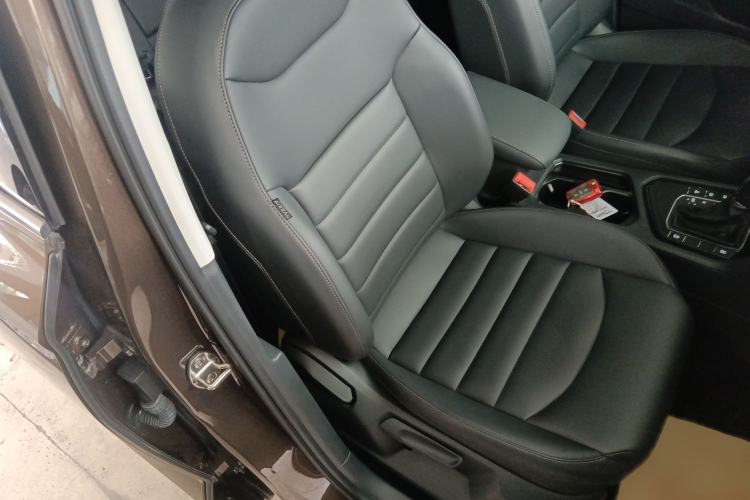 Used Volkswagen Tharu 2019 280TSI Two-Wheel Drive Luxury Version China VI Standard