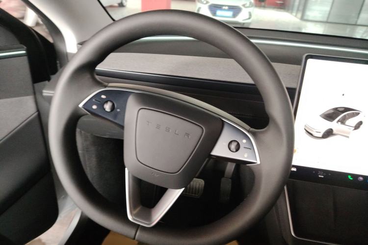 Used Tesla Model Y 2025 Rear-Wheel Drive First Edition
