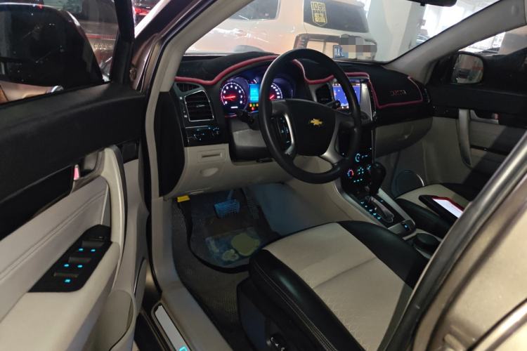 Used Chevrolet Captiva 2015 2.4L Two-Wheel Drive Urban Version 5 Seats Driver Seat