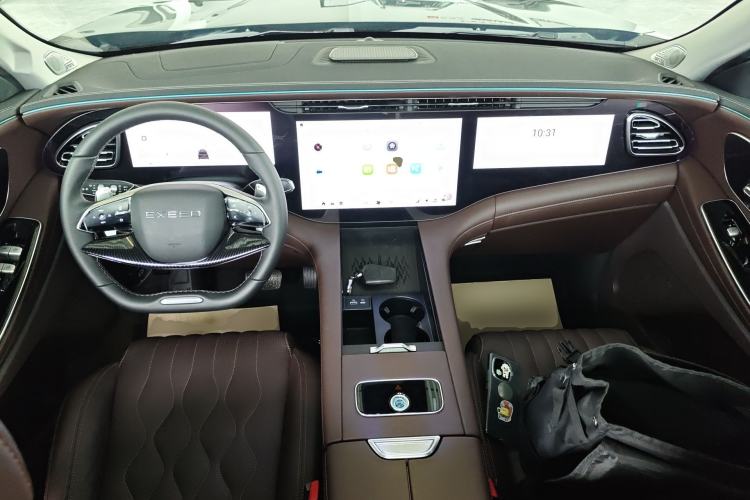 Used EXEED Lanyue 2023 400T Four-Wheel Drive Starry Edition 7-Seater Center Console