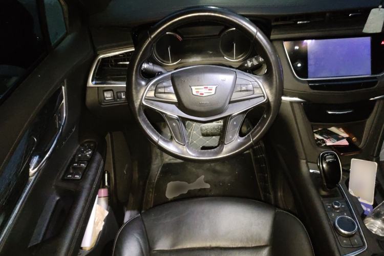 Used Cadillac XT5 2020 28T Luxury Version Steering Wheel