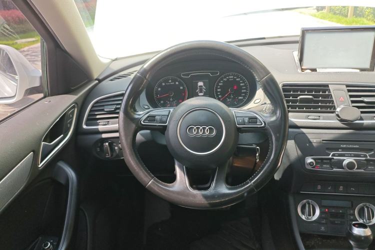 Used Audi Q3 2016 30 TFSI Collector's Edition Comfort Model
