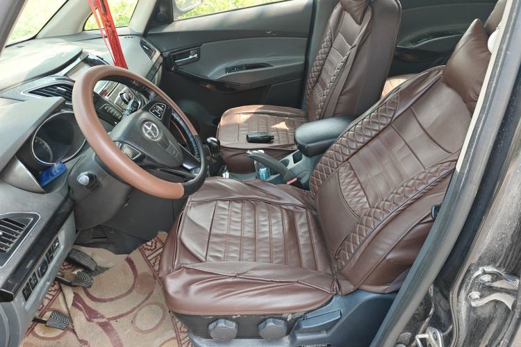 Used JAC Group Refine M2 2013 1.5L Manual Comfort 7-Seater