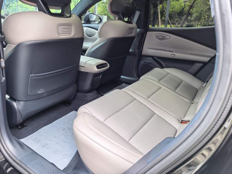 Used Lynk & Co Z10 2025 95 kWh 806 km Range Rear-Wheel Drive Advanced Driver-Assistance System Max — 13